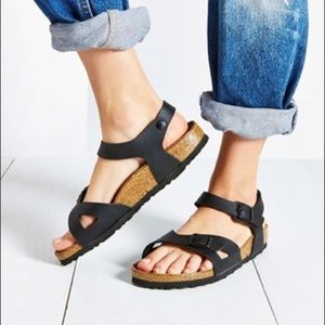 Black Yao Birkenstock’s